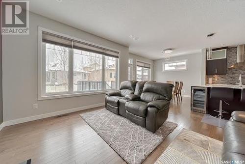 3961 Sandhill Crescent, Regina, SK - Indoor Photo Showing Living Room