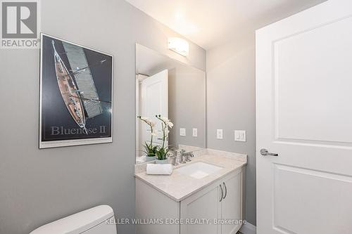 516 - 11 Bronte Road, Oakville, ON - Indoor Photo Showing Bathroom