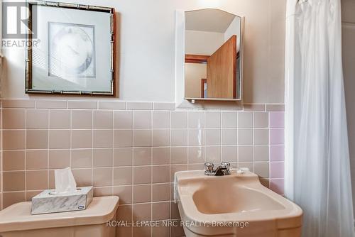 49 Graystone Gdns, Toronto, ON - Indoor Photo Showing Bathroom