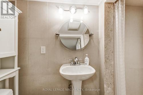 49 Graystone Gdns, Toronto, ON - Indoor Photo Showing Bathroom