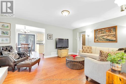 132 Salem Rd, Stirling-Rawdon, ON - Indoor Photo Showing Living Room