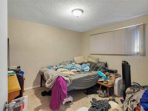 9-6089 Truesdale St, Duncan, BC - Indoor Photo Showing Bedroom
