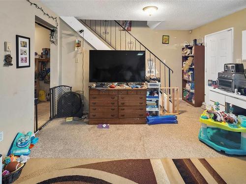9-6089 Truesdale St, Duncan, BC - Indoor Photo Showing Other Room