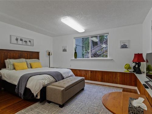 7295 Osborne Bay Rd, Duncan, BC - Indoor Photo Showing Bedroom