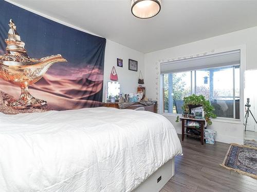 2576 Vista Bay Rd, Saanich, BC - Indoor Photo Showing Bedroom