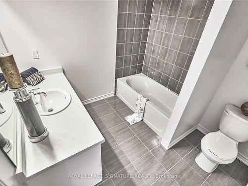 111 Seeley Ave, Southgate, ON - Indoor Photo Showing Bathroom