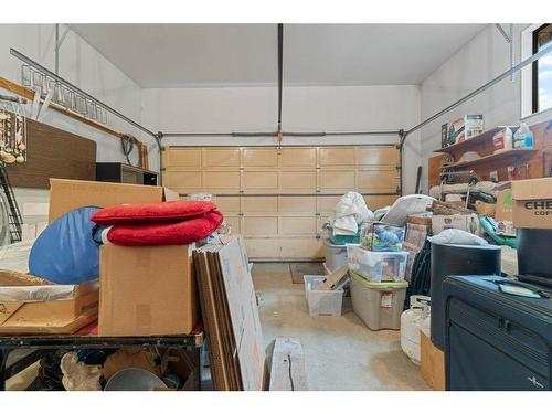 20 18 Street, Salmon Arm, BC - Indoor Photo Showing Garage
