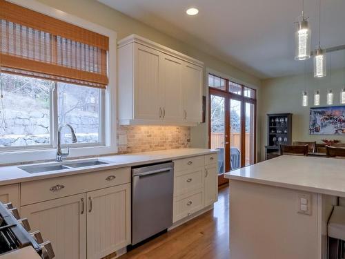 1053 Paret Crescent, Kelowna, BC - Indoor Photo Showing Kitchen With Double Sink