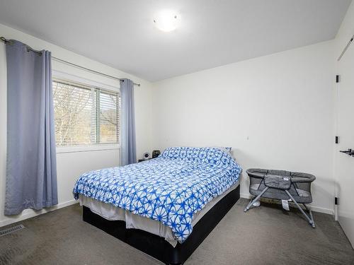 4-5400 Willow Drive, Vernon, BC - Indoor Photo Showing Bedroom