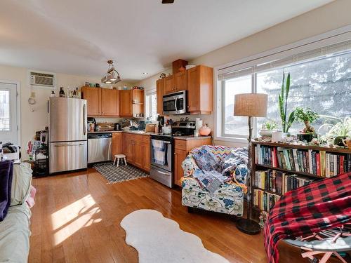 1083 Killarney Street, Penticton, BC - Indoor Photo Showing Kitchen