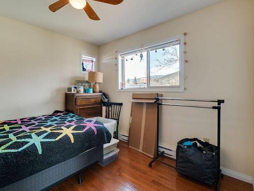 1083 Killarney Street, Penticton, BC - Indoor Photo Showing Bedroom