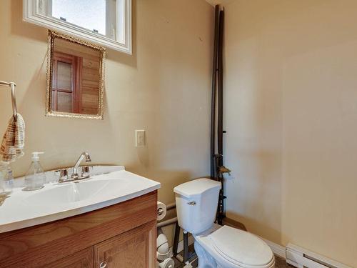 1083 Killarney Street, Penticton, BC - Indoor Photo Showing Bathroom