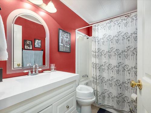 2317 Bowen Rd, Nanaimo, BC - Indoor Photo Showing Bathroom
