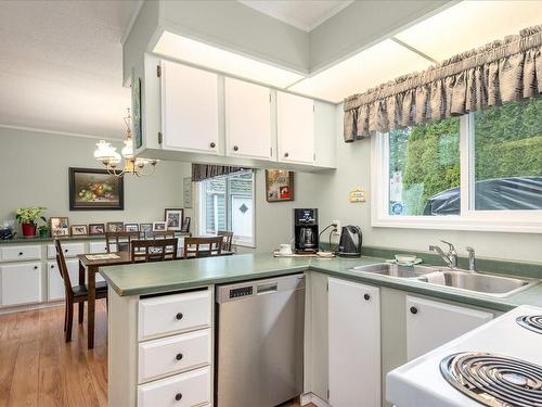 2317 Bowen Rd, Nanaimo, BC - Indoor Photo Showing Kitchen With Double Sink