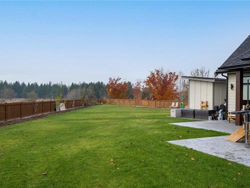 776 Hirst Ave, Parksville, BC - Outdoor With Backyard