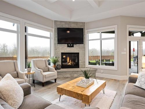 776 Hirst Ave, Parksville, BC - Indoor Photo Showing Living Room With Fireplace