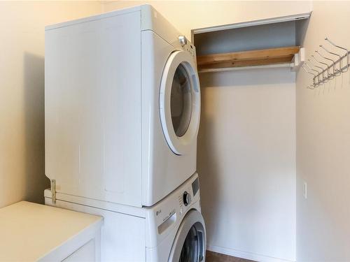 1020 Nelson St, Nanaimo, BC - Indoor Photo Showing Laundry Room