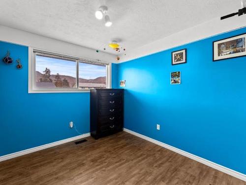 2535 Glenview Ave, Kamloops, BC - Indoor Photo Showing Other Room