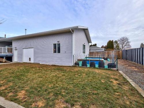 2535 Glenview Ave, Kamloops, BC - Outdoor With Exterior