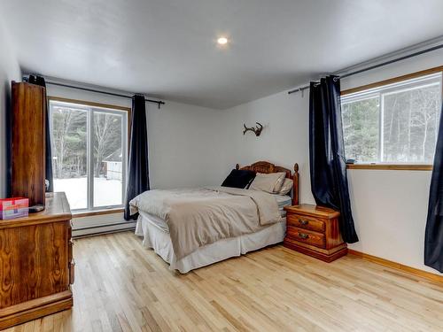 Master bedroom - 34 Ch. Walker, Grenville-Sur-La-Rouge, QC - Indoor Photo Showing Bedroom