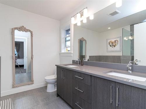 3471 Sparrowhawk Ave, Colwood, BC - Indoor Photo Showing Bathroom