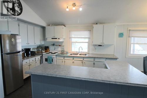 72254 Cliffside Dr, Bluewater, ON - Indoor Photo Showing Kitchen With Double Sink