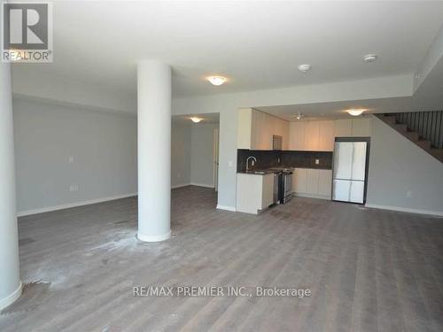 #Th103 -3237 Bayview Ave, Toronto, ON - Indoor Photo Showing Kitchen