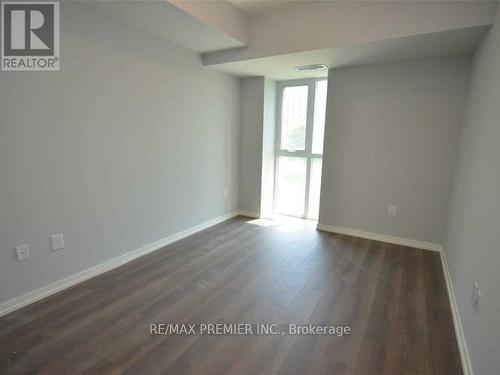 Th103 - 3237 Bayview Avenue, Toronto, ON - Indoor Photo Showing Other Room
