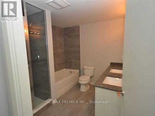#Th103 -3237 Bayview Ave, Toronto, ON - Indoor Photo Showing Bathroom