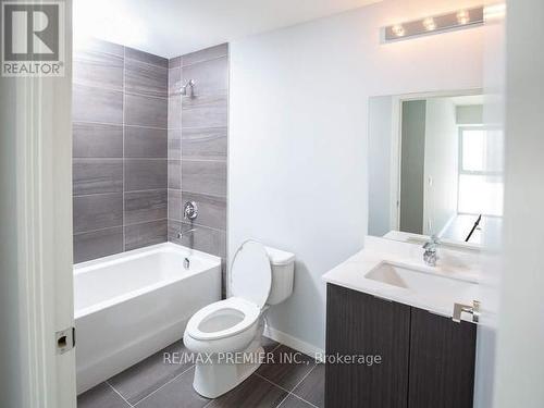 Th101 - 3237 Bayview Avenue, Toronto, ON - Indoor Photo Showing Bathroom