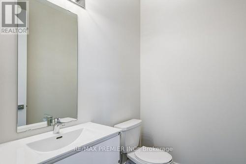 142 Sandwell St S, Vaughan, ON - Indoor Photo Showing Bathroom