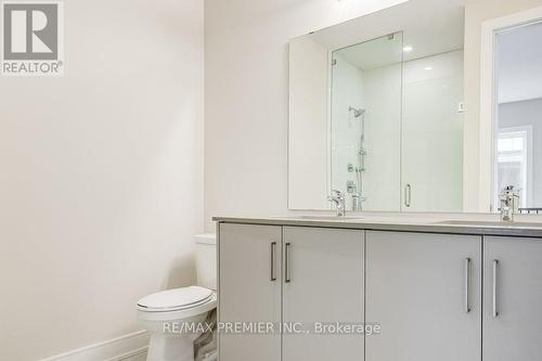 142 Sandwell St S, Vaughan, ON - Indoor Photo Showing Bathroom