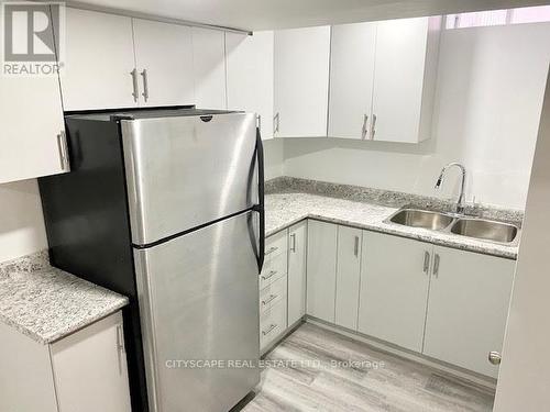 1B - 6421 Donway Drive, Mississauga, ON - Indoor Photo Showing Kitchen With Double Sink