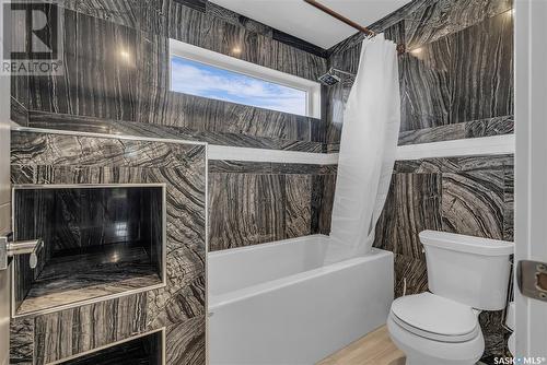 559 Atton Lane, Saskatoon, SK - Indoor Photo Showing Bathroom