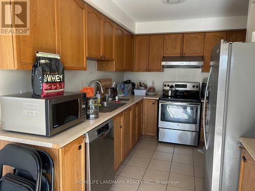 3154 Angel Pass Drive, Mississauga, ON - Indoor Photo Showing Kitchen