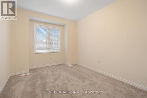 8633 Sourgum Ave, Niagara Falls, ON - Indoor Photo Showing Other Room