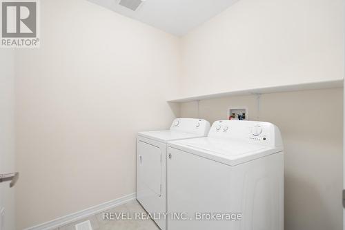 8633 Sourgum Ave, Niagara Falls, ON - Indoor Photo Showing Laundry Room