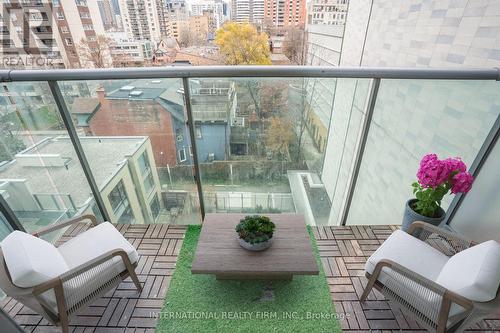 #706 -285 Mutual St, Toronto, ON - Outdoor
