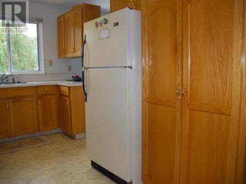 38 Harbour Key Drive, Osoyoos, BC - Indoor Photo Showing Kitchen