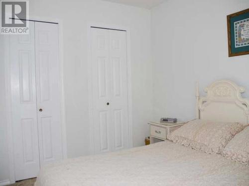 38 Harbour Key Drive, Osoyoos, BC - Indoor Photo Showing Bedroom