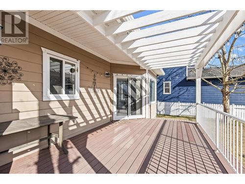 321 Providence Avenue, Kelowna, BC - Outdoor With Deck Patio Veranda