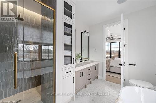 Lot 15 Foxborough Pl, Thames Centre, ON - Indoor Photo Showing Bathroom