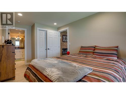 339 Coach Road, Sicamous, BC - Indoor Photo Showing Bedroom