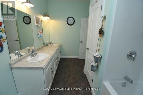 #15 -740 Main St E, Haldimand, ON - Indoor Photo Showing Bathroom