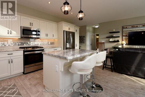 #15 -740 Main St E, Haldimand, ON - Indoor Photo Showing Kitchen With Upgraded Kitchen