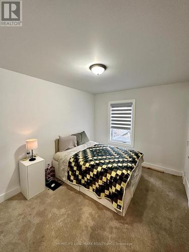 153 Rosslyn Avenue S, Hamilton, ON - Indoor Photo Showing Bedroom