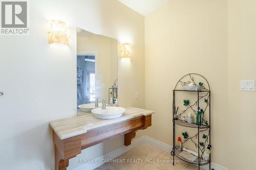 1584 Centre Road, Hamilton, ON - Indoor Photo Showing Bathroom