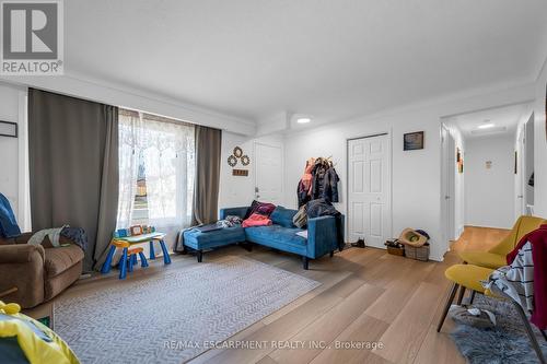 41 Macoomb Drive, Welland, ON - Indoor Photo Showing Living Room
