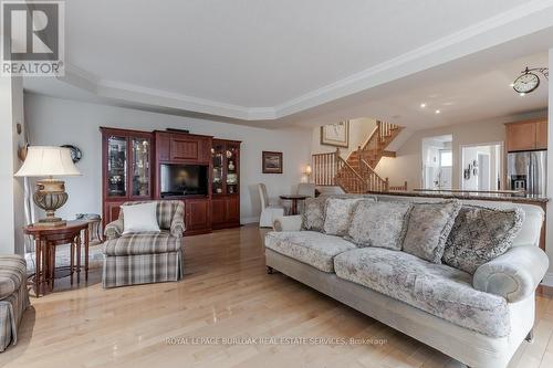 17 - 85 Church Street, Mississauga, ON - Indoor Photo Showing Living Room