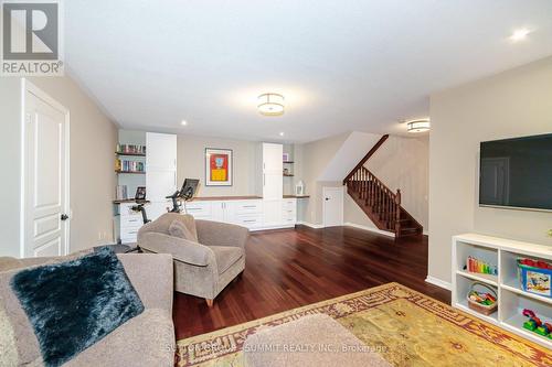 36 Compass Way, Mississauga, ON - Indoor Photo Showing Living Room